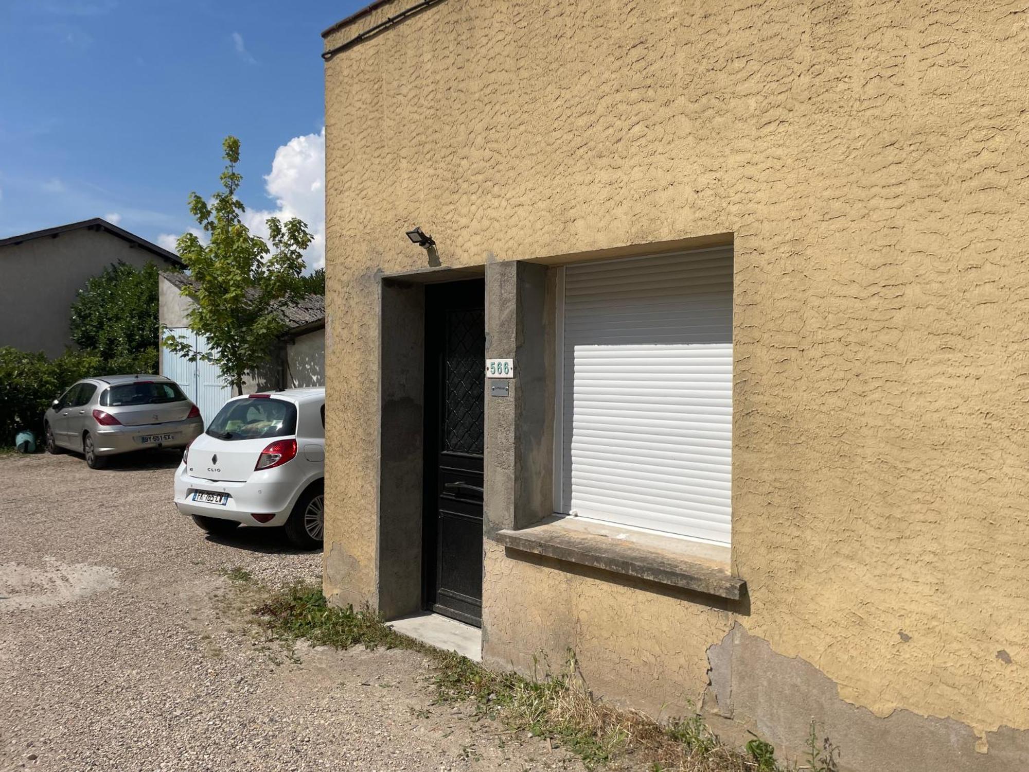 Le Pelican Villars-les-Dombes Exterior photo